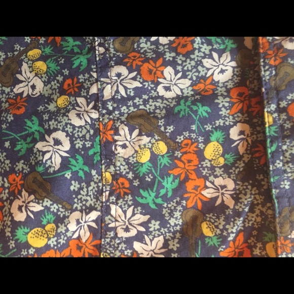 Land’s End kids’ button down short sleeve shirt. - Picture 4 of 5